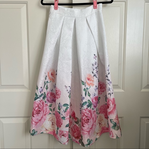 Boxy pleated floral jacquard skirt - Picture 4 of 5